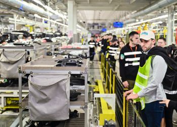 جي تور تنظم أول زيارة عالمية للصحفيين وممثلي المستخدمين إلى مصنع فوزهو الذكي