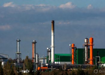 $285.6 Billion by 2035 — How Clean Tech Is Driving Global Decarbonization